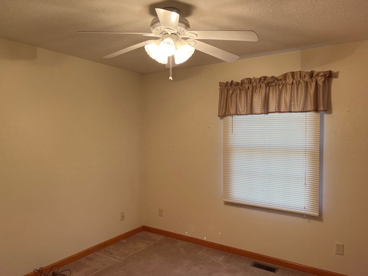 765 Lost Tree Dr - Photo 3 of 6