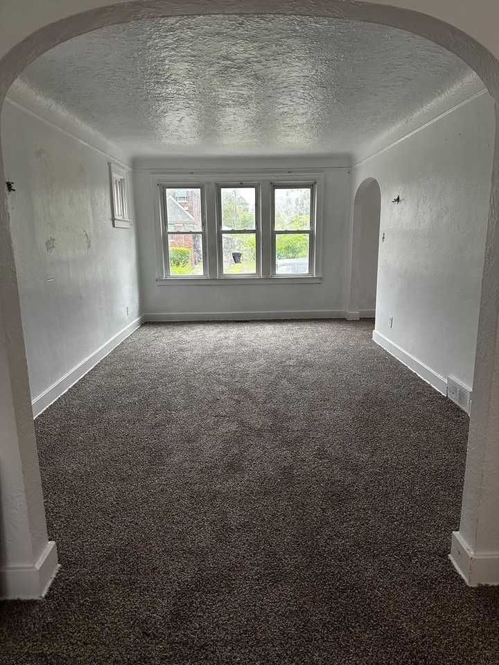 18557 Wexford St - Photo 4 of 8