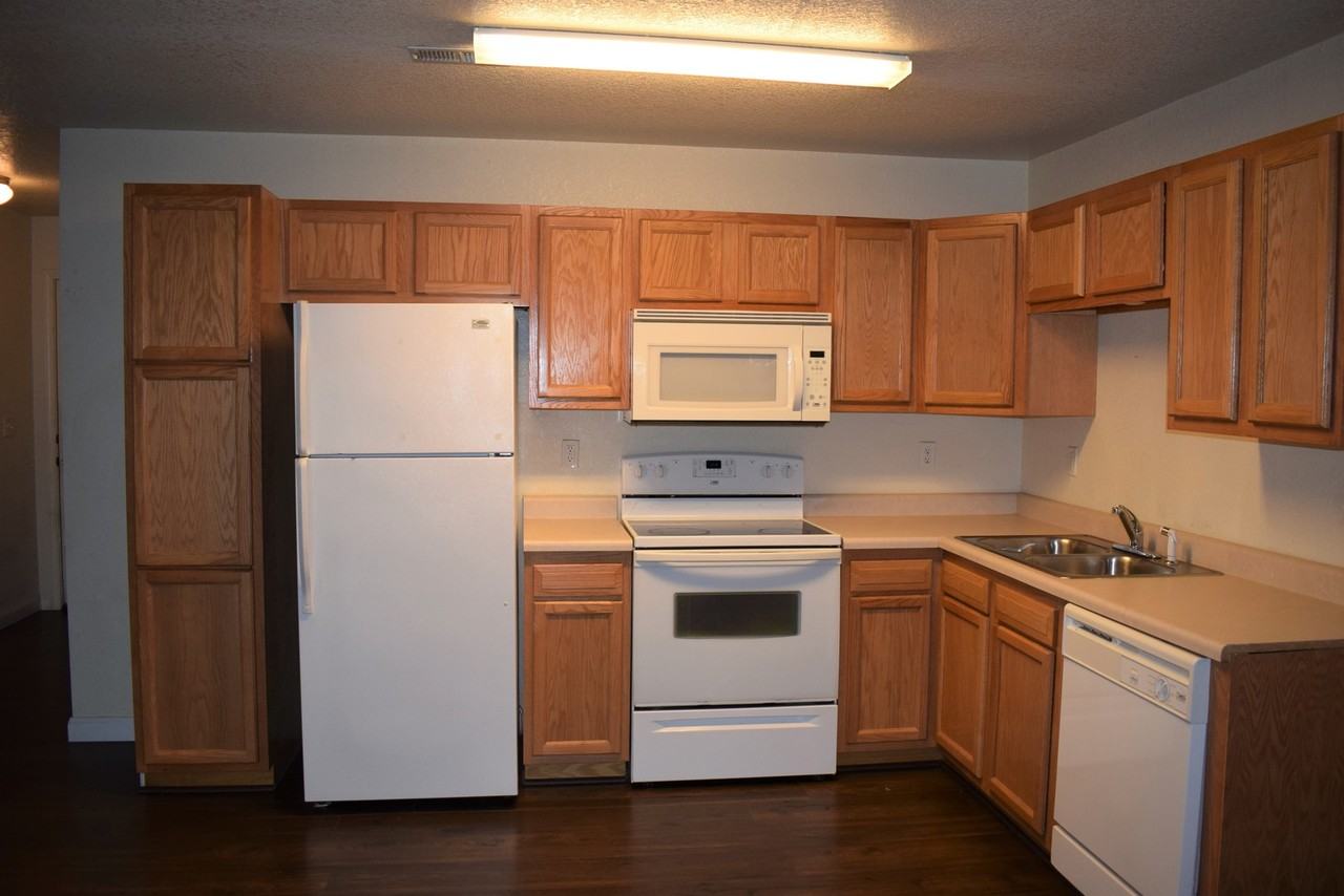 21029B Homer St - Photo 3 of 28