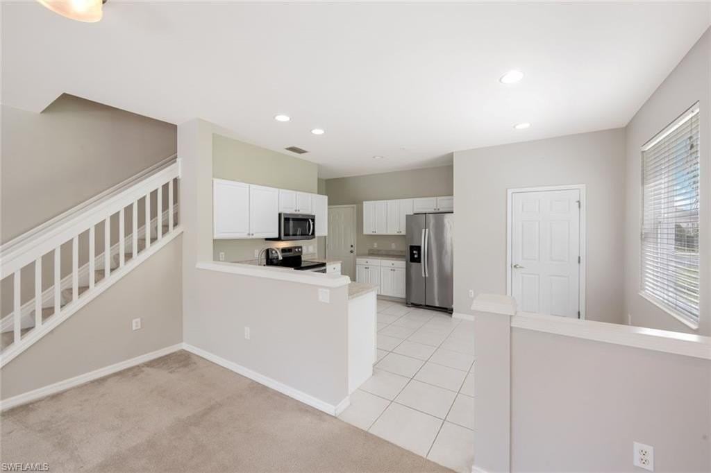 1088 Oxford Ln #48 - Photo 6 of 27