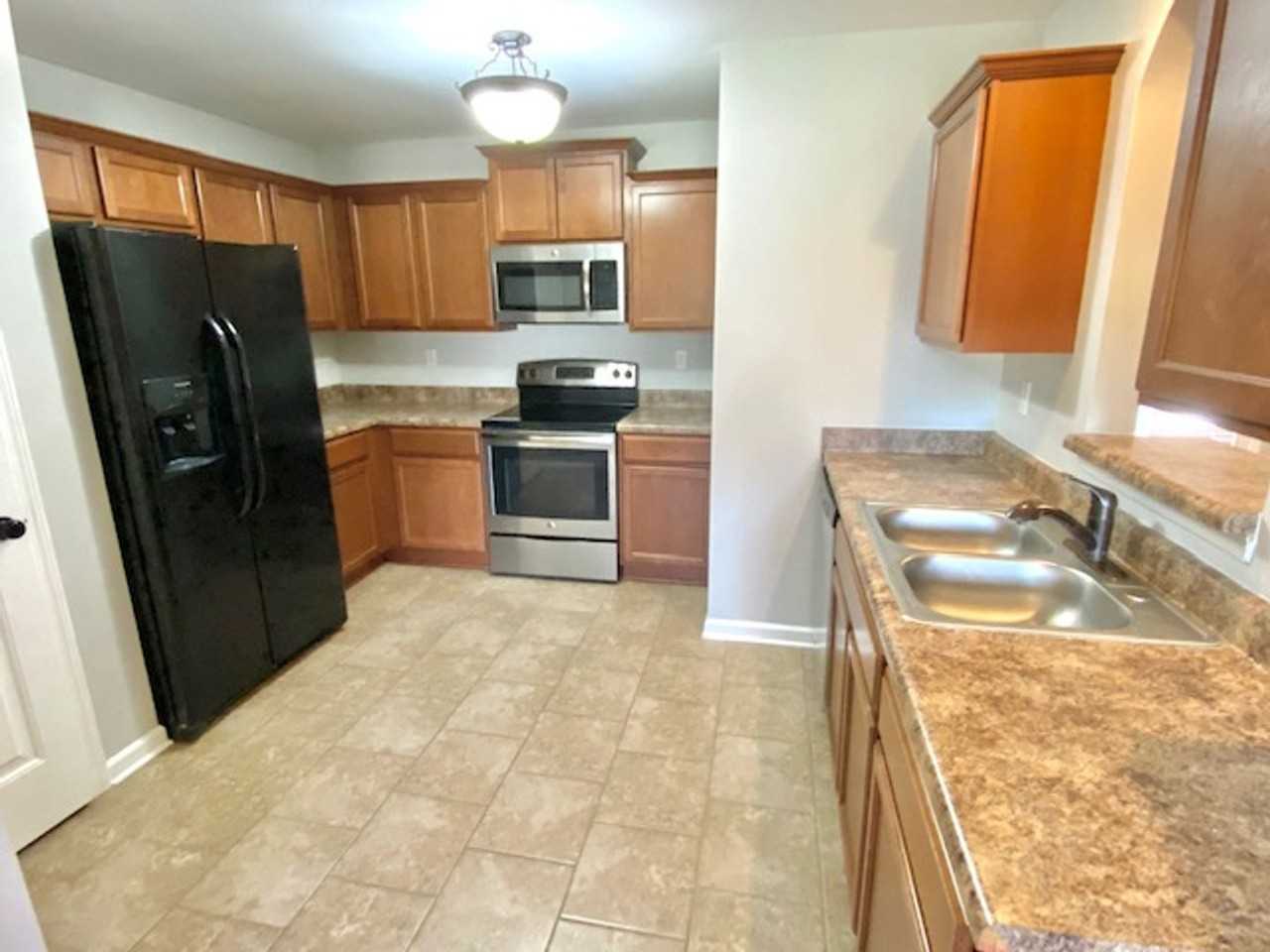 10921 Paul Coleman Dr - Photo 3 of 15