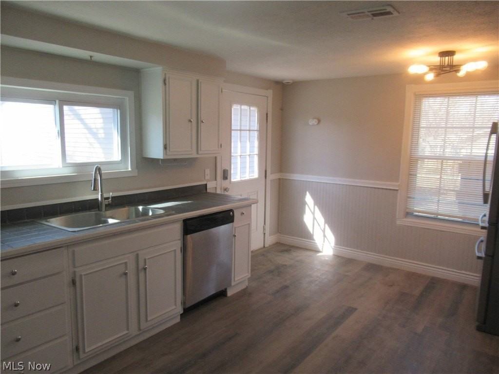 9295 Dorothy Dr - Photo 6 of 26