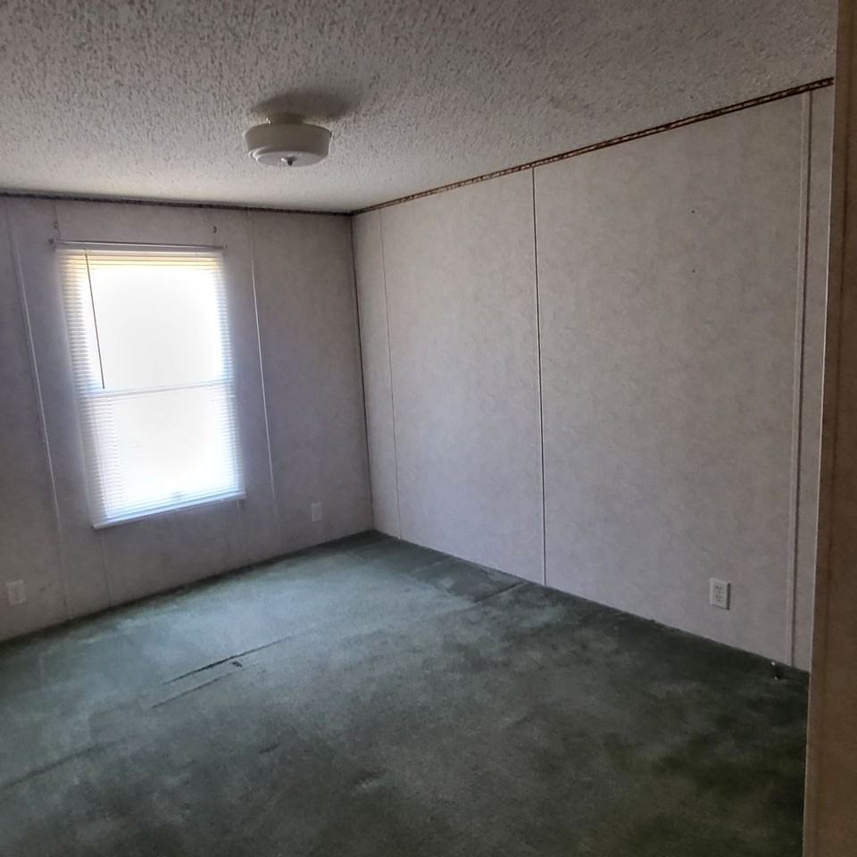 710 Blue Bird Dr - Photo 4 of 17