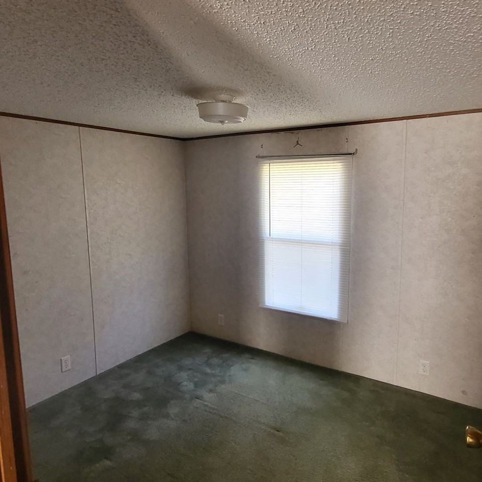 710 Blue Bird Dr - Photo 5 of 17