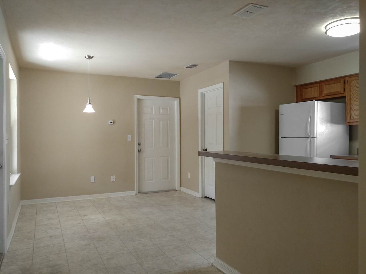 3760 Nw 27th St - Photo 6 of 19