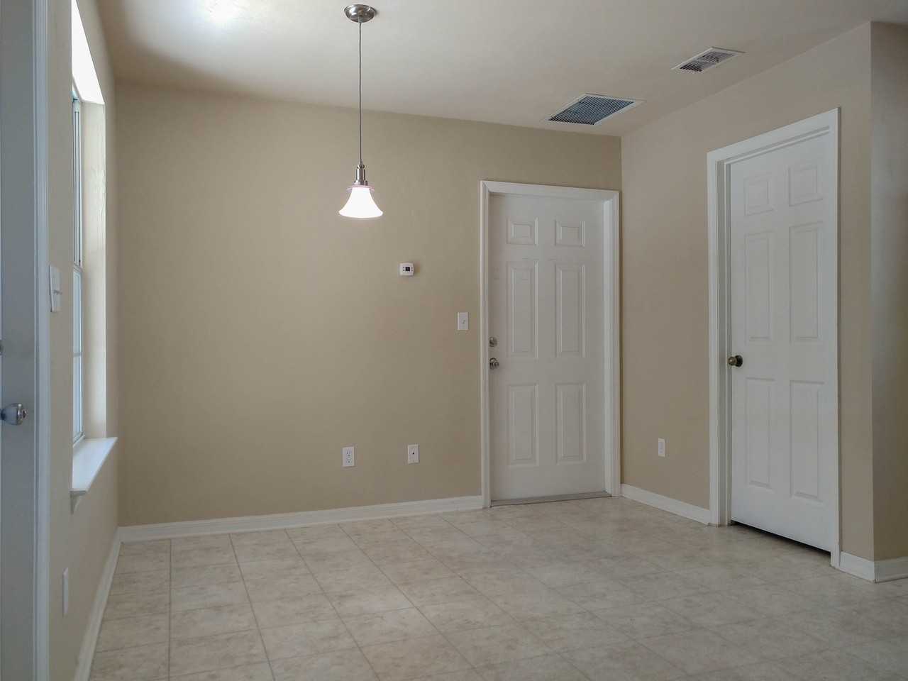 3760 Nw 27th St - Photo 7 of 19