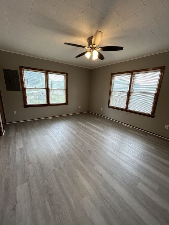 408 N Rouse St - Photo 5 of 15