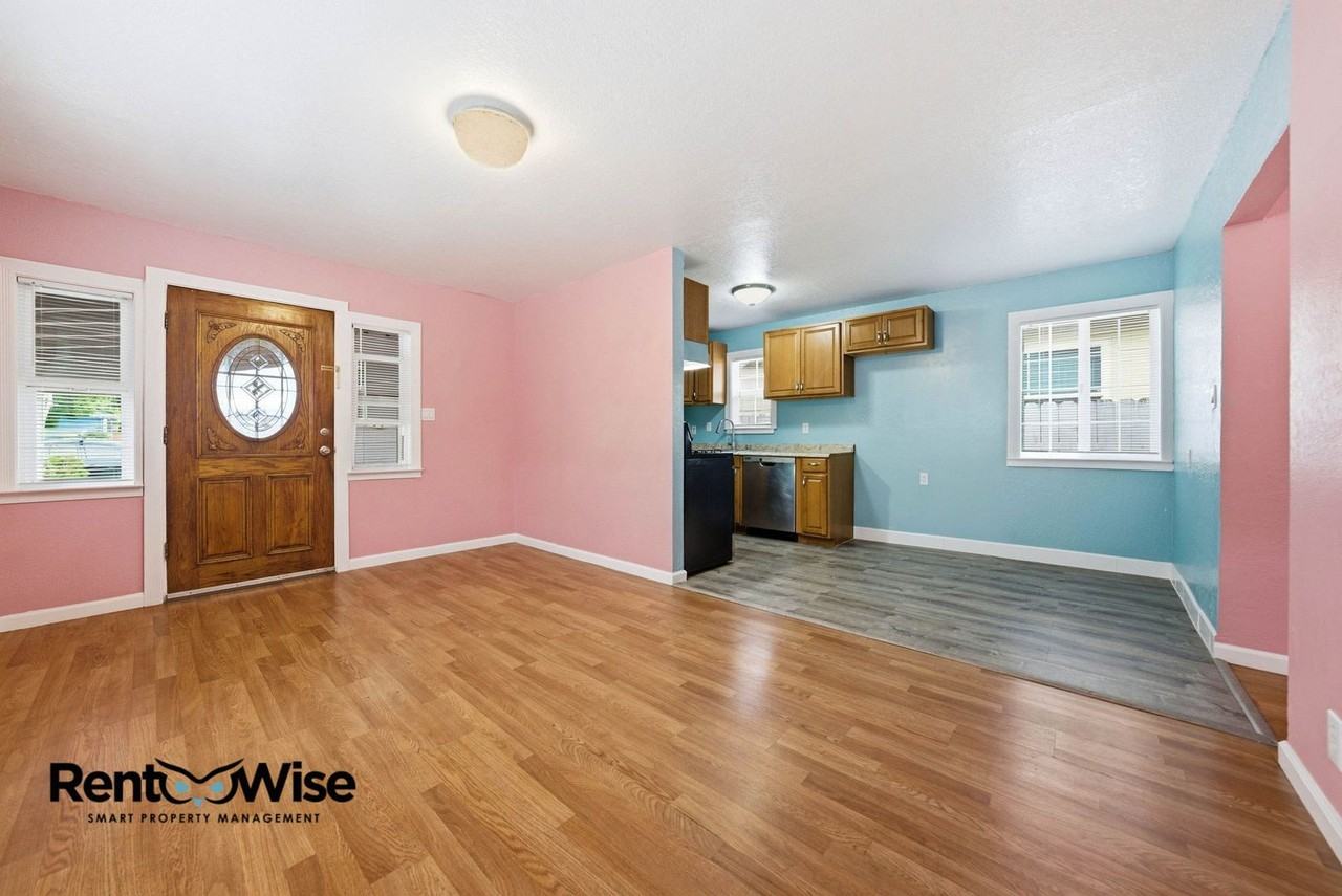 657 Hurlingame Ave - Photo 3 of 40