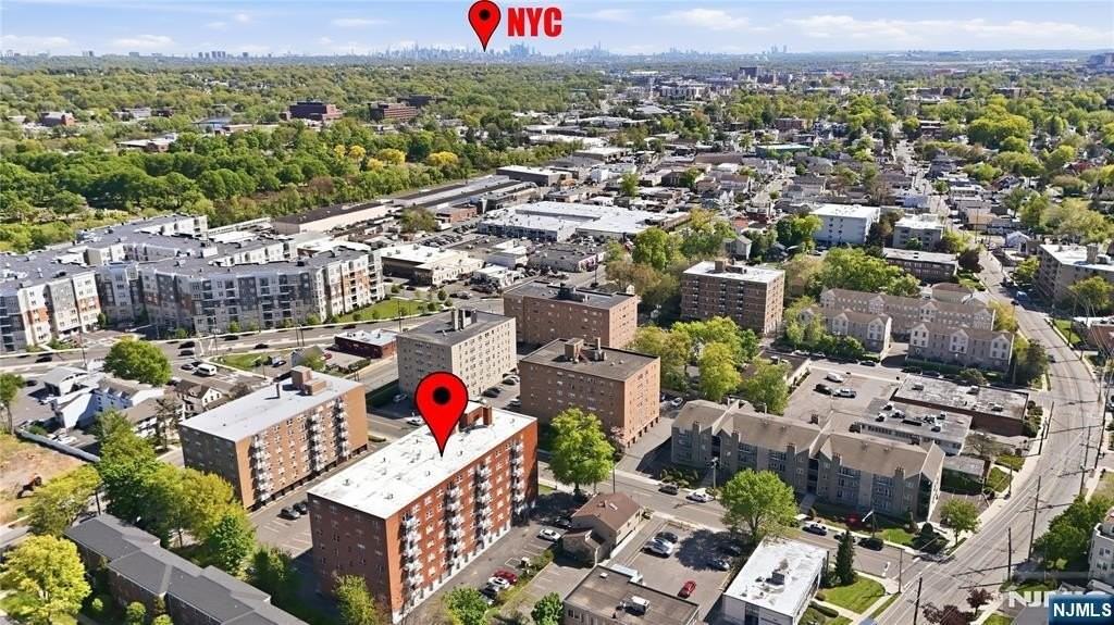 20 Jefferson St Apt D1 - Photo 2 of 24