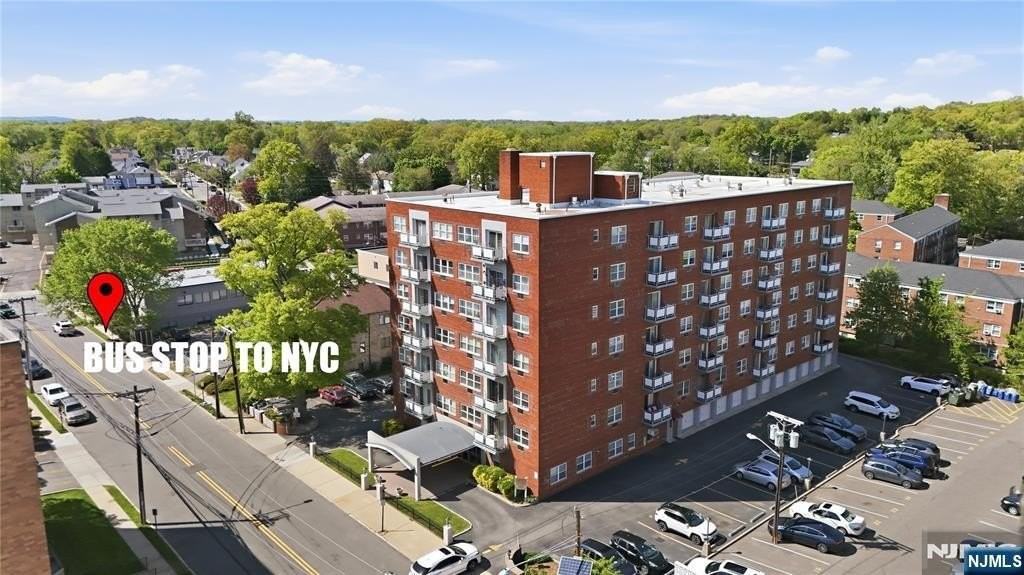 20 Jefferson St Apt D1 - Photo 4 of 24