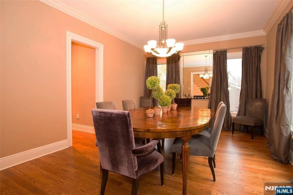 146 Palisade Ave - Photo 3 of 21