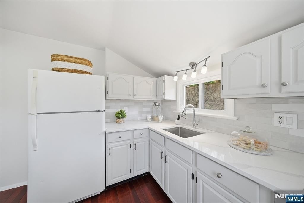 386 Kinderkamack Rd - Photo 2 of 18
