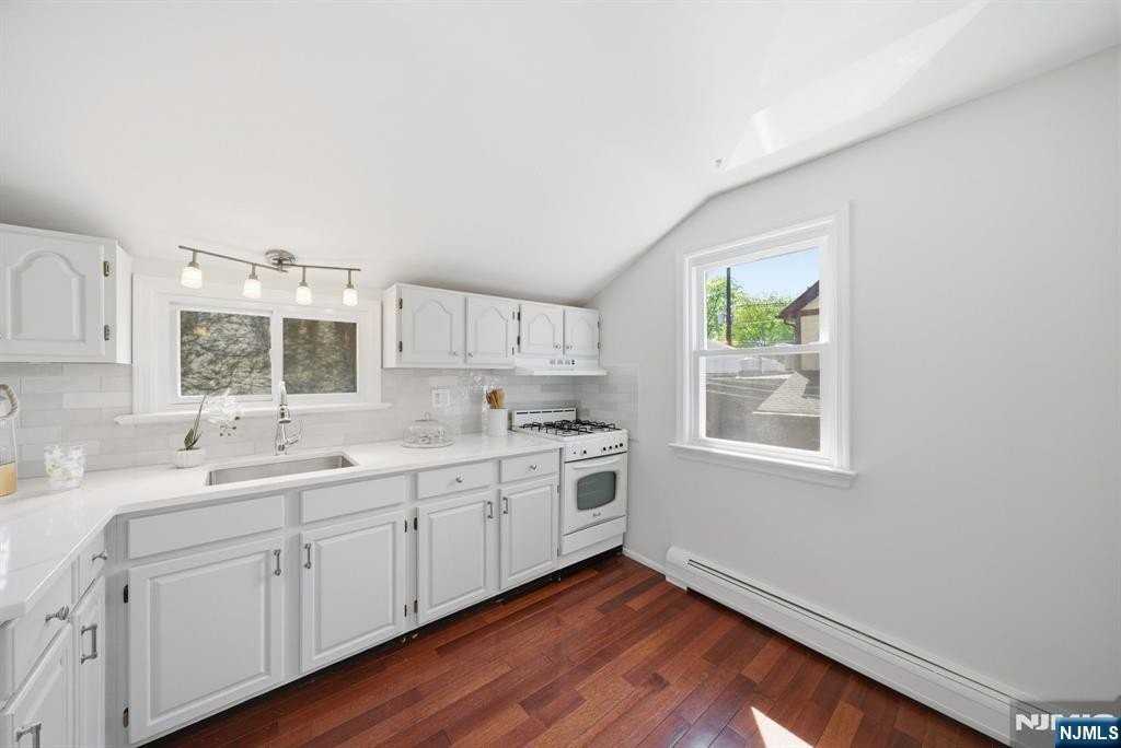 386 Kinderkamack Rd - Photo 4 of 18