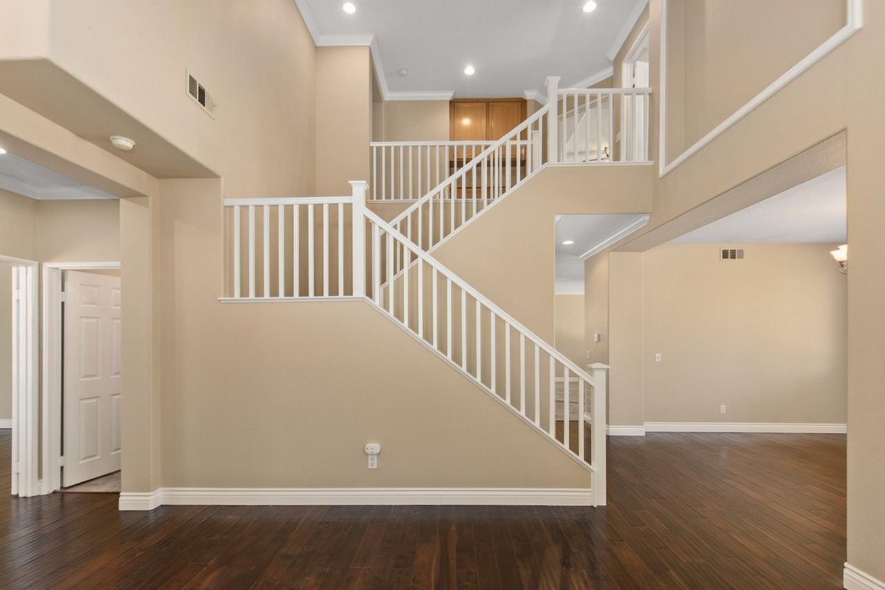 43493 Dodaro Dr - Photo 7 of 32