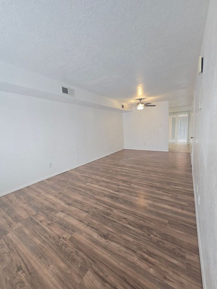 1832 Buena Vista Dr Se #A - Photo 3 of 10