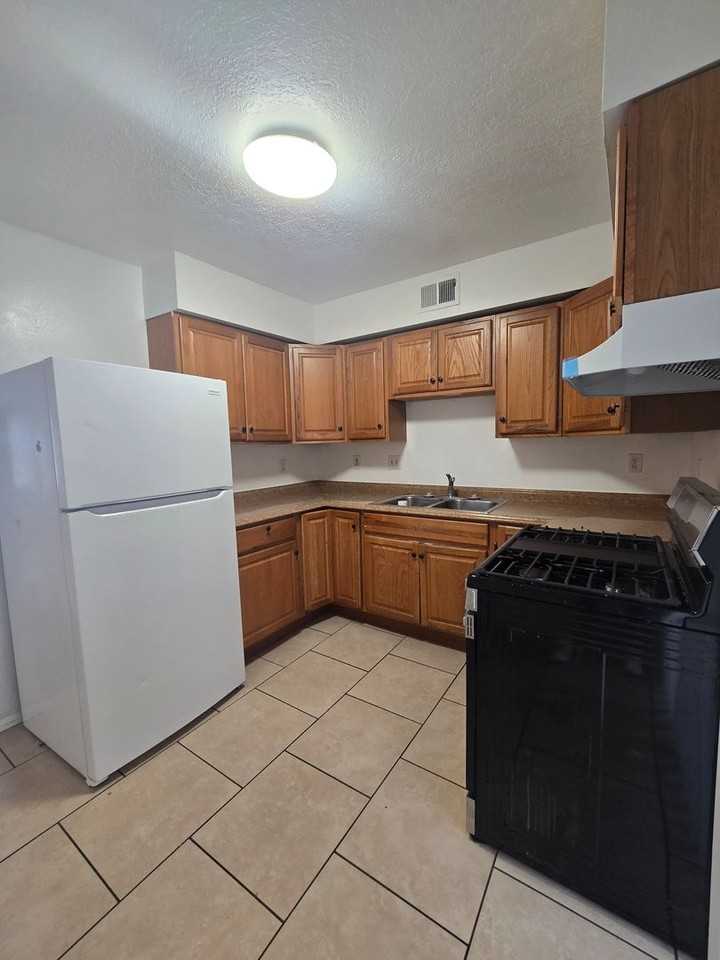 1832 Buena Vista Dr Se #A - Photo 5 of 10
