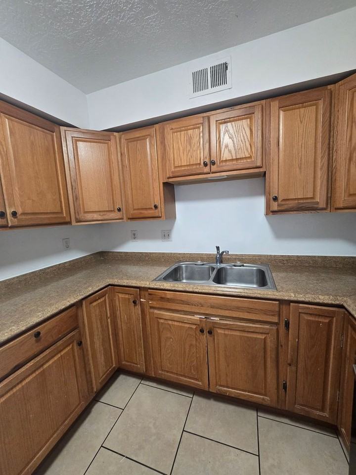 1832 Buena Vista Dr Se #A - Photo 6 of 10