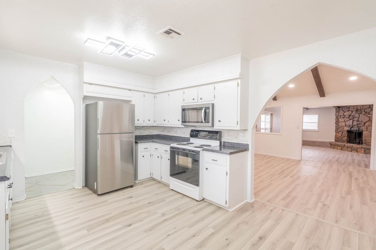 4328 S 27th West Ave - Photo 2 of 21