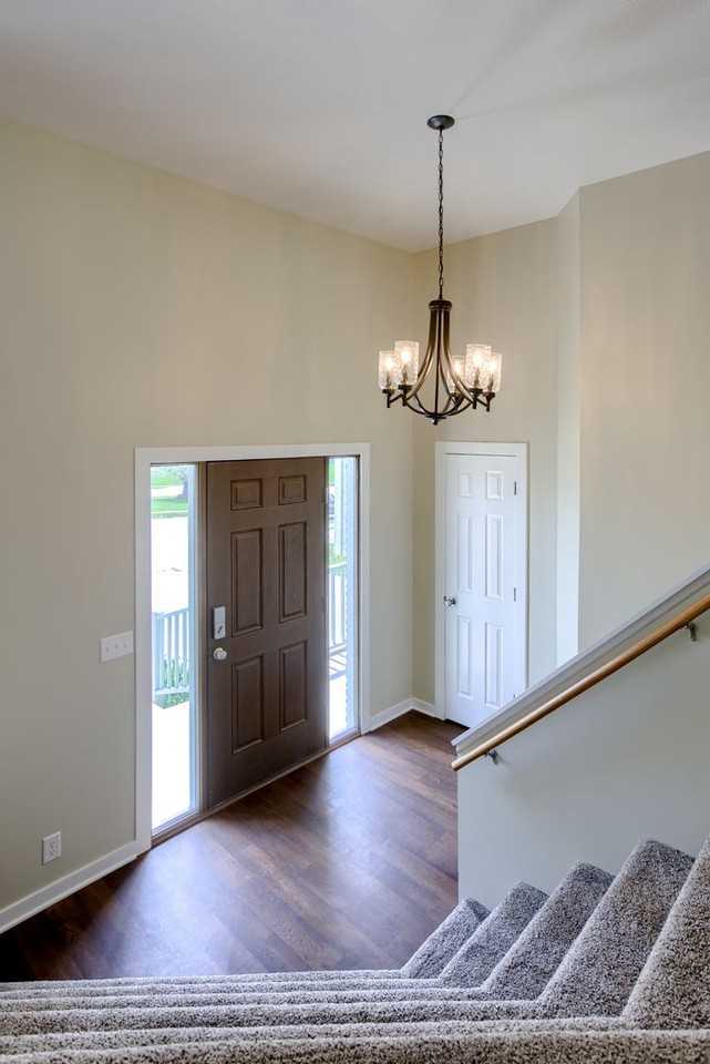 2812 Courtney Cir - Photo 2 of 25