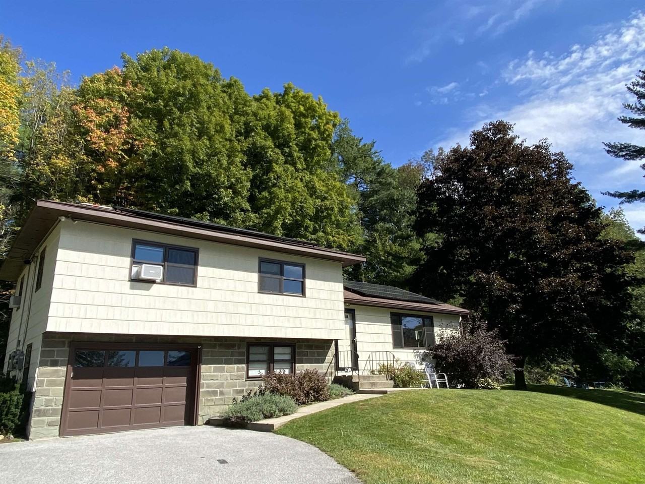 275 Hillvale Dr - Photo 2 of 27