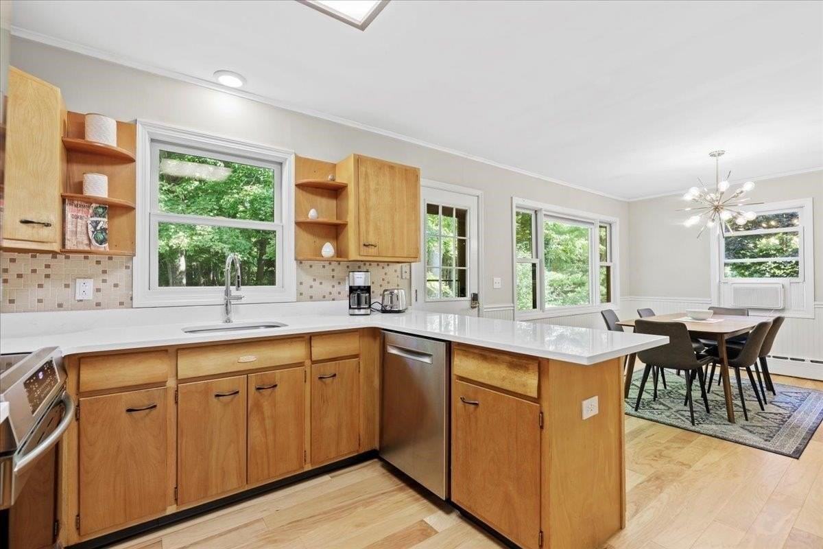 275 Hillvale Dr - Photo 6 of 27