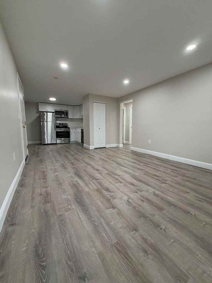 169 Aiken Ave - Photo 2 of 9