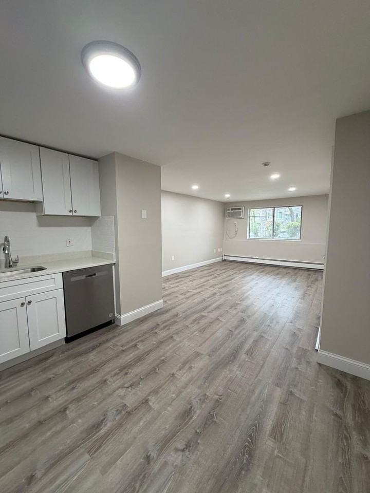 169 Aiken Ave - Photo 7 of 9