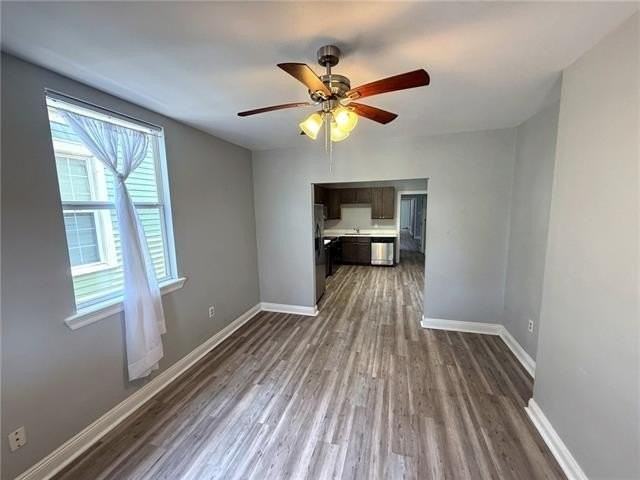 8426 S Claiborne Ave - Photo 2 of 10