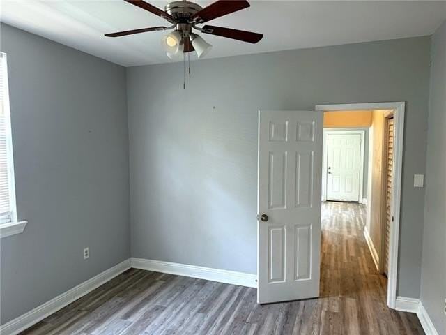 8426 S Claiborne Ave - Photo 6 of 10