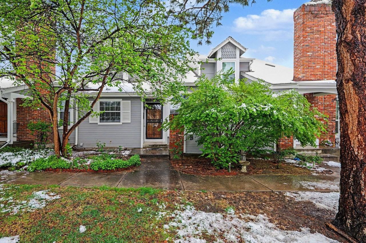 2903 W Long Cir #B - Photo 2 of 21