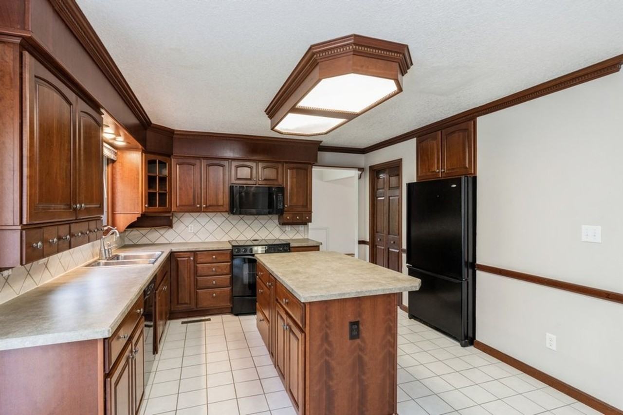 4728 67th St - Photo 4 of 15
