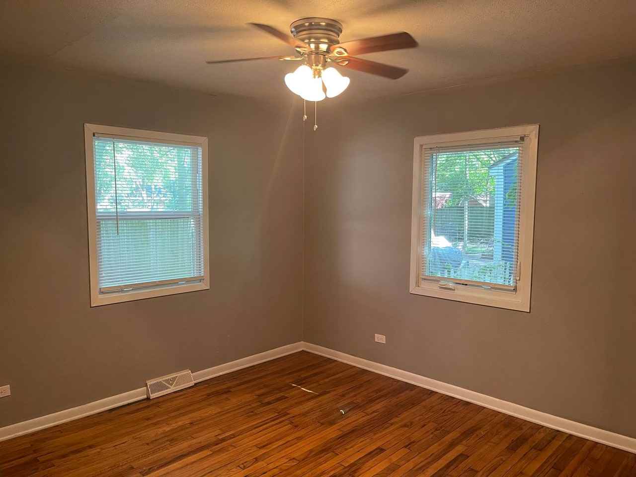 1202 N Lincoln Ave - Photo 5 of 6