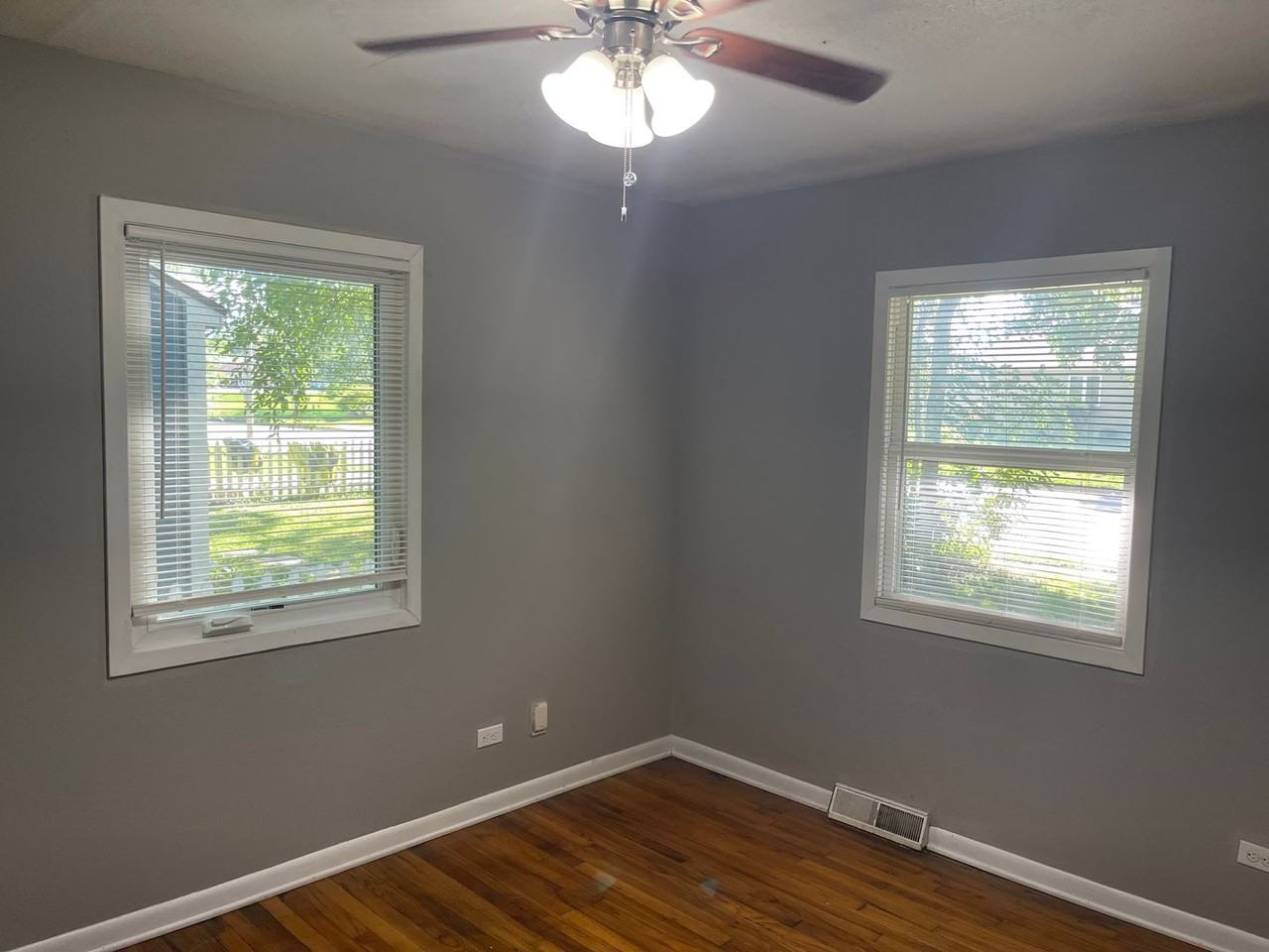 1202 N Lincoln Ave - Photo 6 of 6