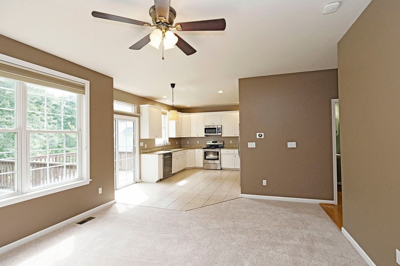 2371 N Chesterfield Ct - Photo 3 of 25