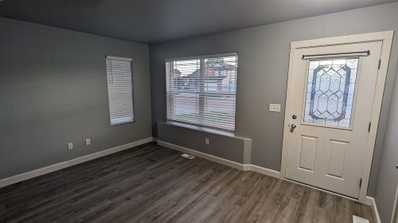 7078 Lee St - Photo 2 of 13