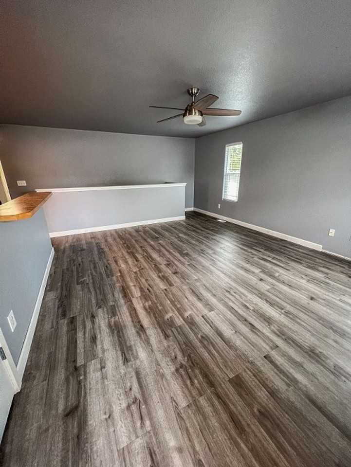 7078 Lee St - Photo 3 of 13