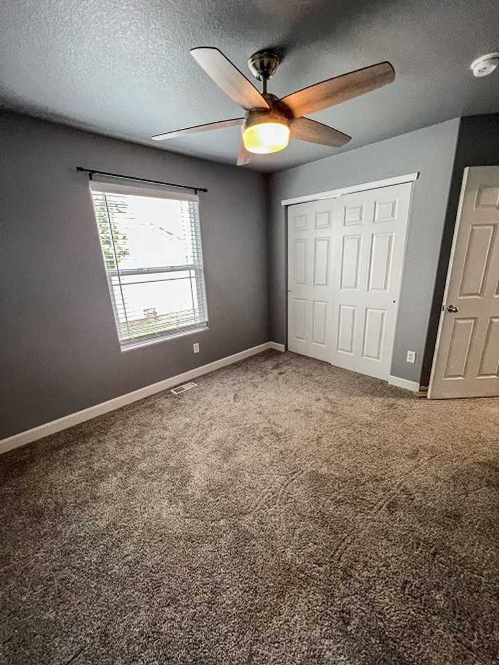 7078 Lee St - Photo 6 of 13