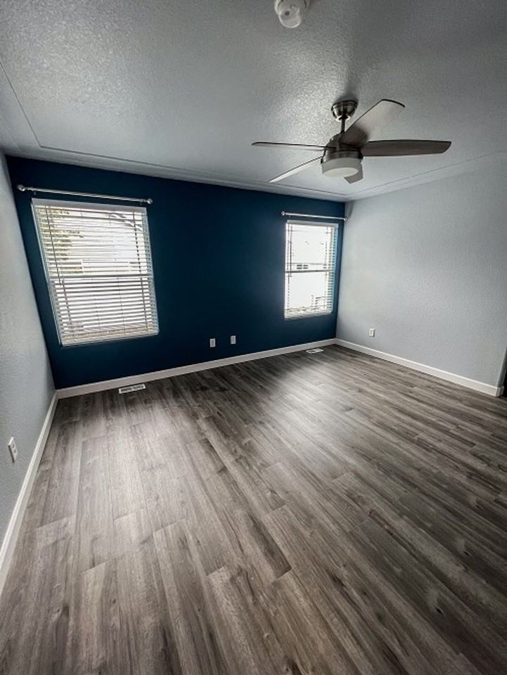7078 Lee St - Photo 7 of 13