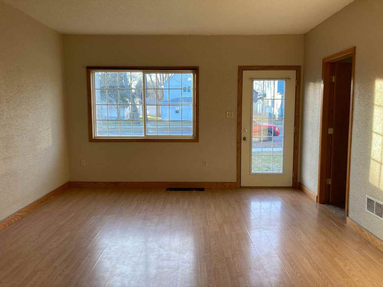 226 5th Ave Nw - Photo 2 of 15