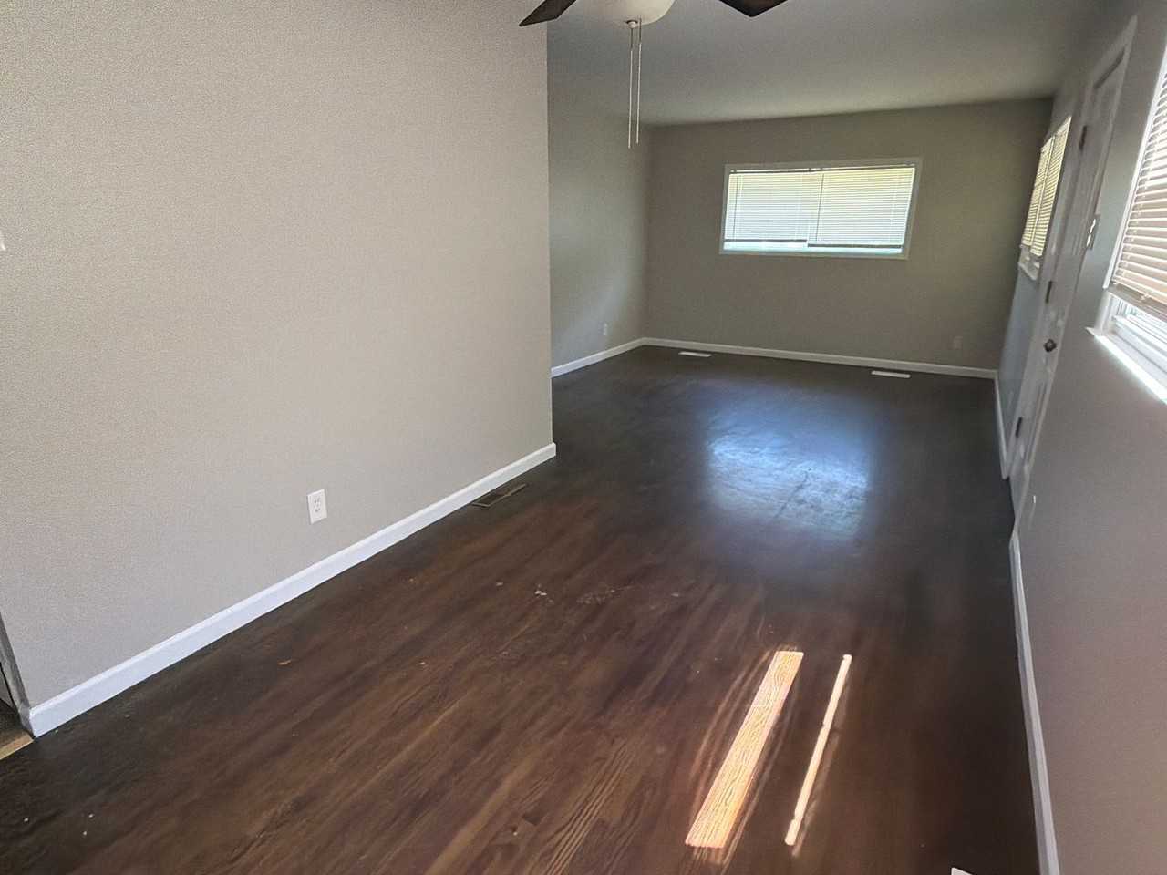 457 Shepley Dr - Photo 2 of 11