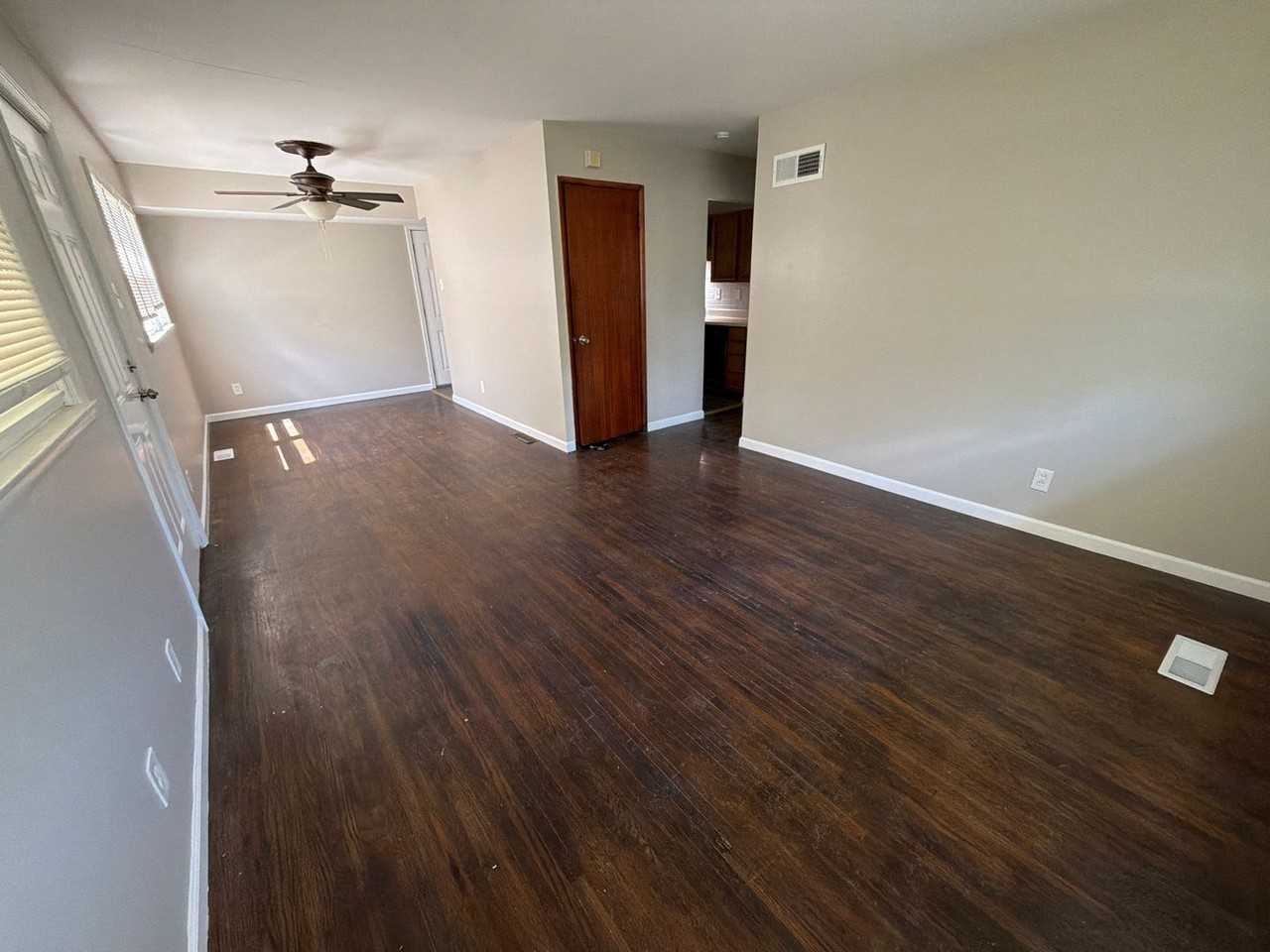 457 Shepley Dr - Photo 3 of 11