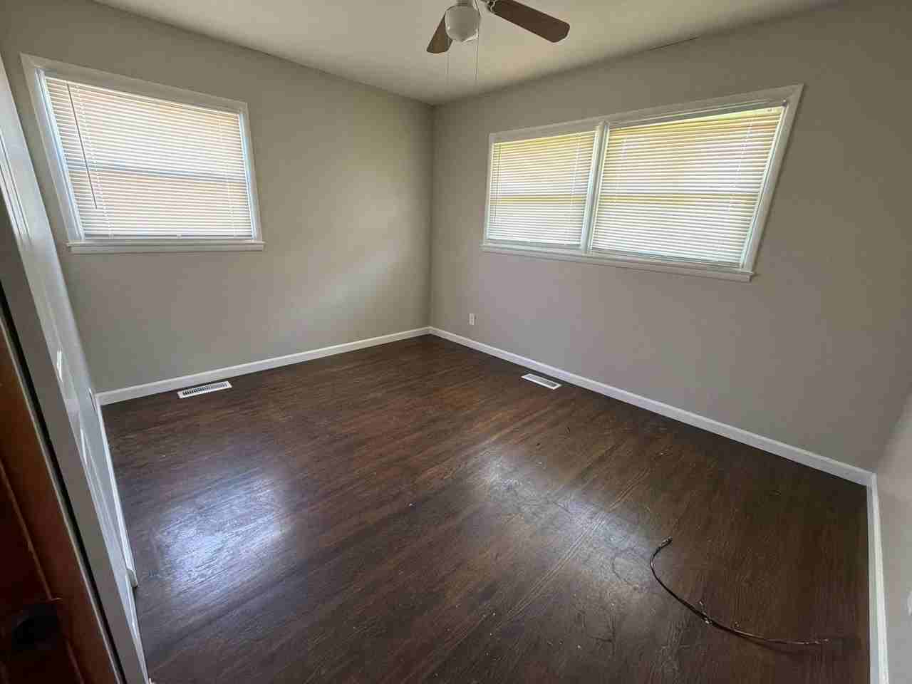 457 Shepley Dr - Photo 7 of 11