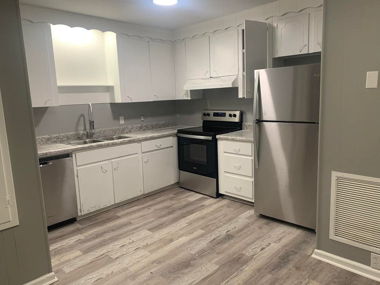 Willow Court - Photo 3 of 18