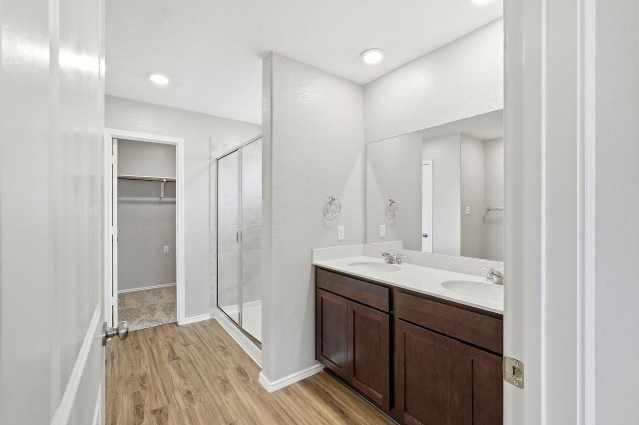 1001 Bluejack Way - Photo 2 of 16