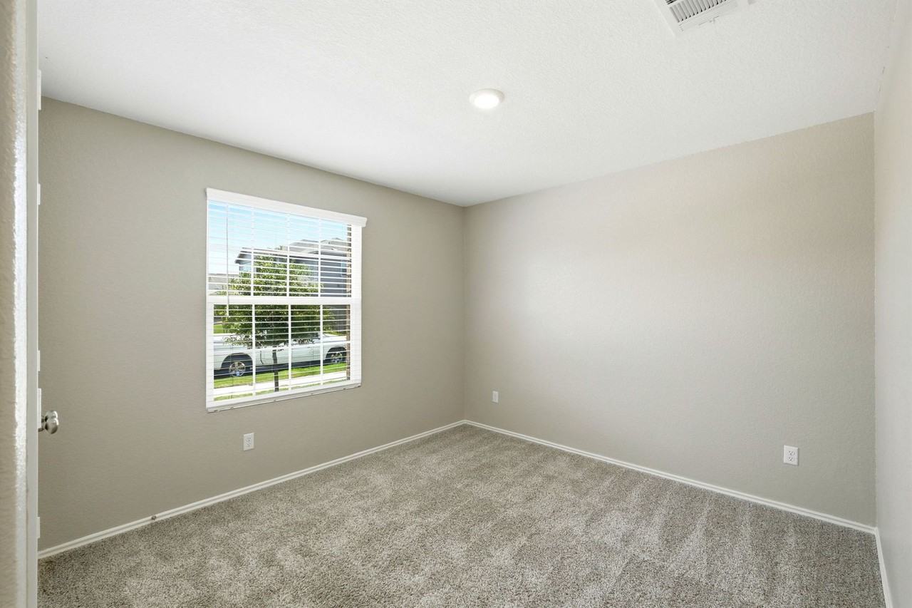 1001 Bluejack Way - Photo 7 of 16