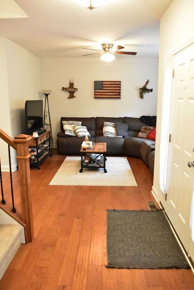 526 Monticello Cir - Photo 2 of 38