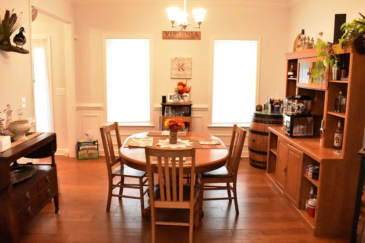 526 Monticello Cir - Photo 7 of 38