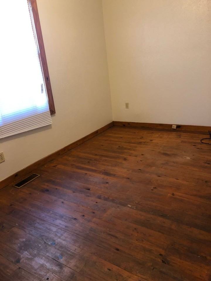 204-206 E 16th - Photo 6 of 13