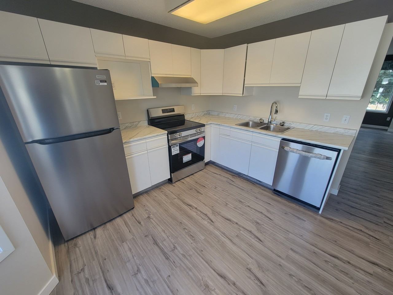8006 15a Ave Nw #1 - Photo 5 of 28
