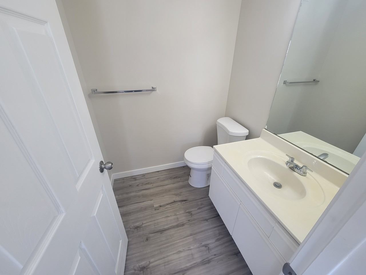8006 15a Ave Nw #1 - Photo 6 of 28